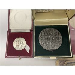 Great British and World coins and banknotes, including two Queen Victoria 1887 florins, King George V 1930 halfcrown, pre decimal pennies and other denominations, five Queen Elizabeth II five pound coins, United States of America 1964 Kennedy half dollar, German and other banknotes etc