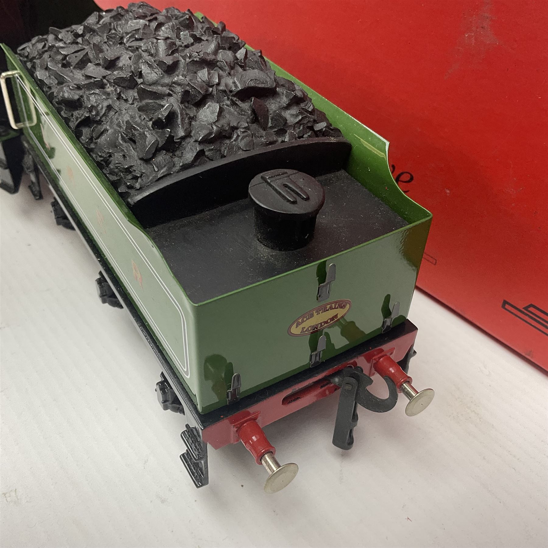 Ace Trains '0' gauge - E3 '2006 Celebration Class' 4-4-0 tender locomotive No.2006 in LNER green; boxed with original packaging and instructions.