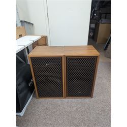 Sansui stereo tuner amplifier 1000X, pair of Sansui SP-2002 speakers and a pair of Hitachi SS-W50 omnidirectional speakers