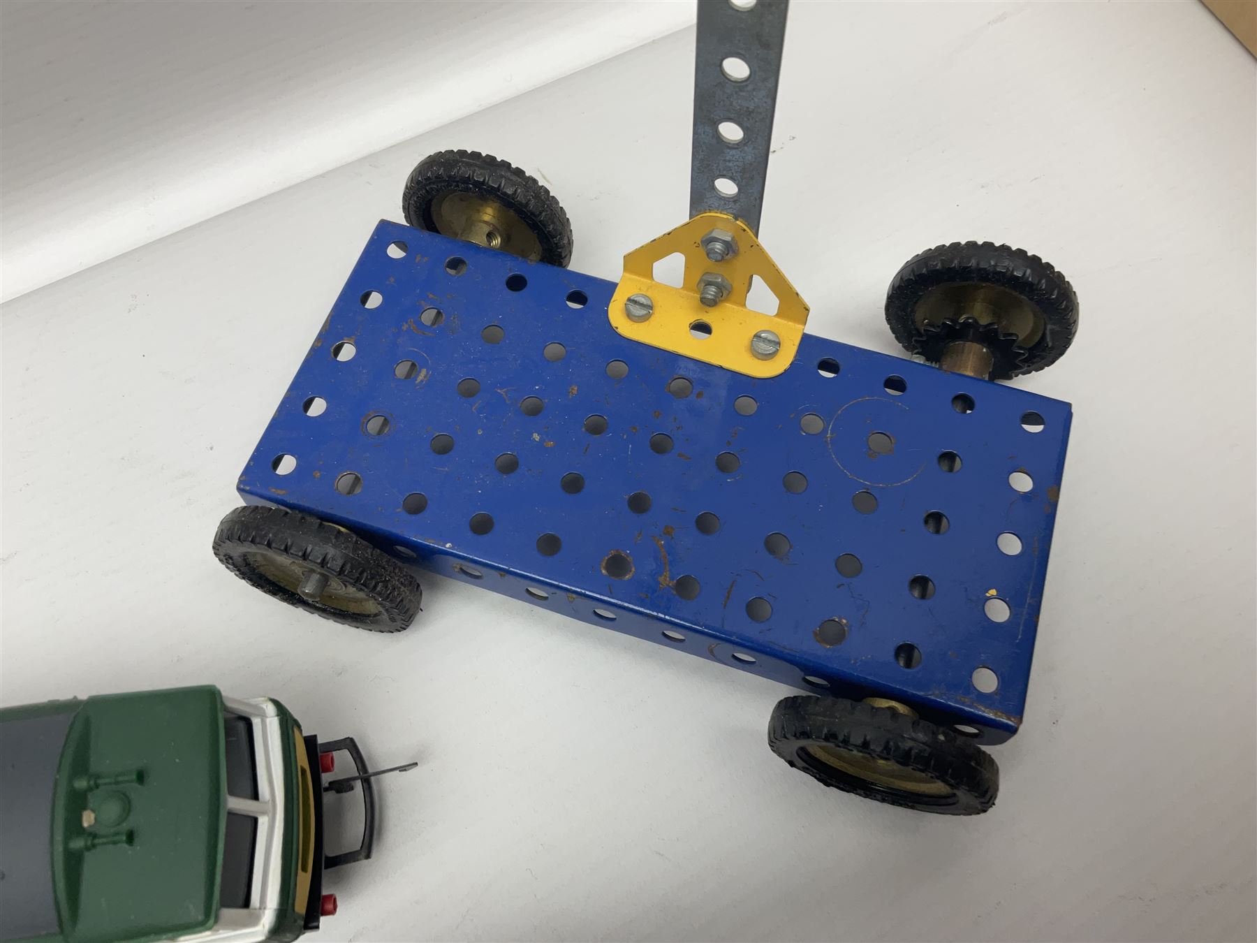 Hornby '00' gauge - Class 35 Hymek Diesel Hydraulic B-B locomotive No.D7063; Class 101 Holden Tank 0-4-0 locomotive No.101; nine wagons/coaches; track and controller; and 1978 catalogue; together with small quantity of loose Meccano with two booklets; all unboxed