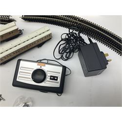 Hornby '00' gauge - 'Eastern Valleys Express' train set 