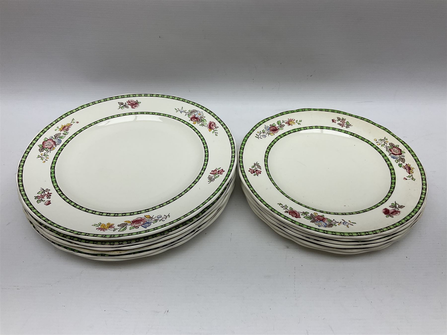 Copeland Spode, Spode's Glory pattern part dinner service, comprising two covered tureens, six dinner plates, six side plates, six dessert plates, sauce jug, three serving dishes of various sizes   