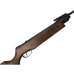 Gamo Magnum 2000 .22 air rifle with break barrel action and trigger guard safety, serial no.2106207 L109cm; in gun sling