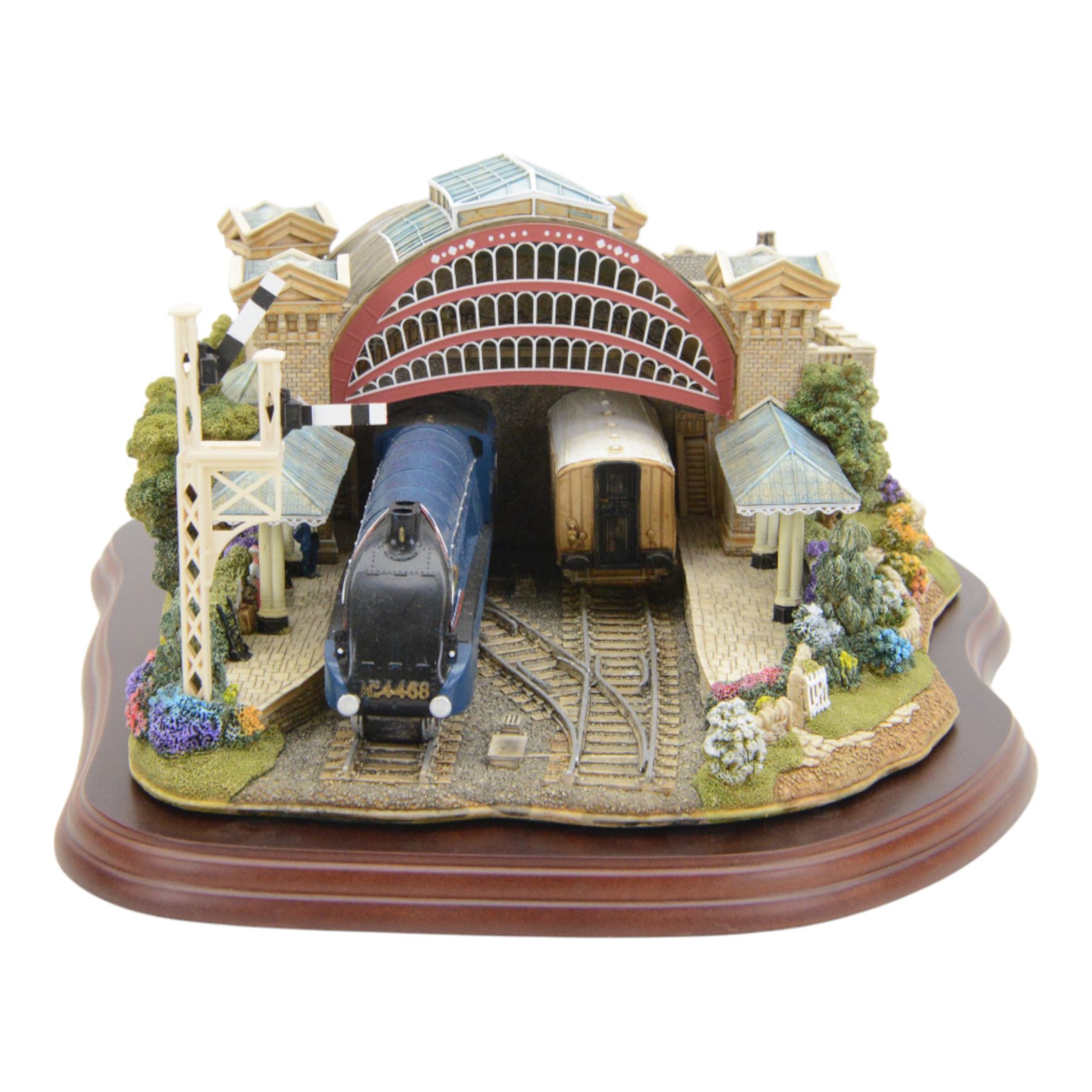 Lilliput lane The Mallard Record Breaker | Wood, Metal & Other
