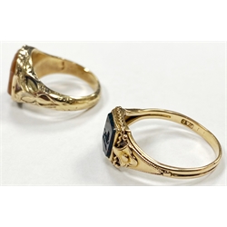 Victorian 15ct gold bloodstone lion intaglio, shield shaped signet ring and a 9ct gold agate dragon intaglio ring