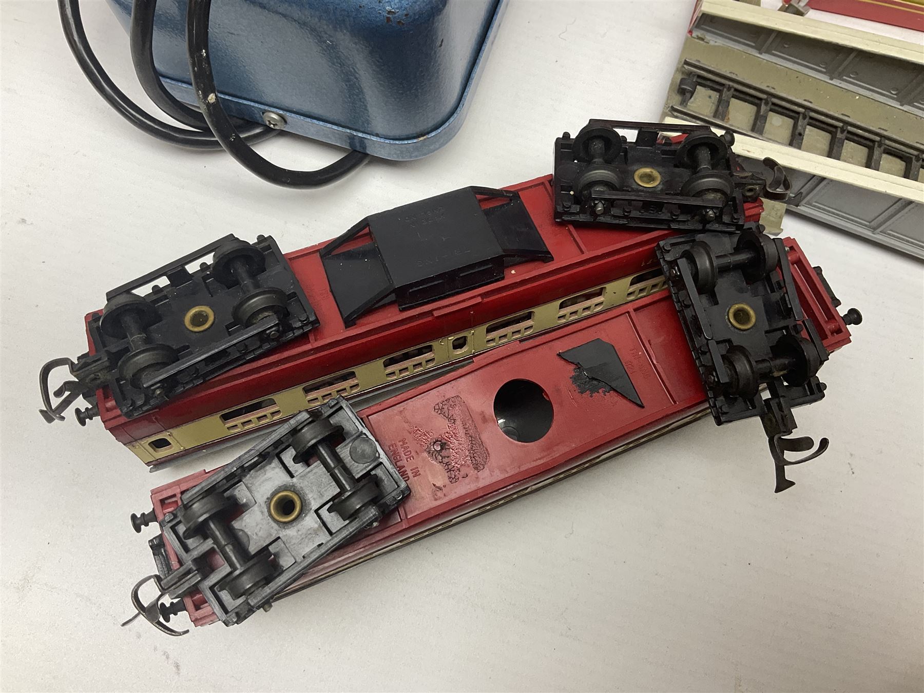 Tri-ang/Hornby '00' gauge - Princess Class 4-6-2 locomotive 'Princess Elizabeth' No.46201 with tender; Battle Space Turbo Car, boxed; four passenger coaches, buffet car, track cleaning car and eight wagons, all boxed; and various other accessories