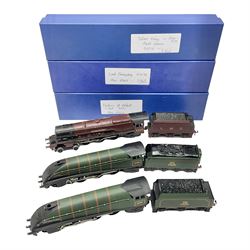  Hornby Dublo - 3-rail - EDL2 Duchess Class 4-6-2 locomotive 'Duchess of Atholl' No.6231 in LMS maroon; Class A4 4-6-2 locomotive 'Silver King' No.60016 in BR green with associated tender; and re-named Class A4 4-6-2 locomotive 'Lord Faringdon' No.60034 in matt green and BR gloss green tender; each in modern collector's plain blue box (3)