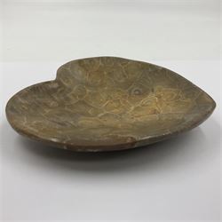 Fossilised coral dish in the form of a heart, D13cm