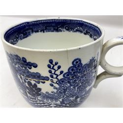 19th century English blue and white transfer large novelty teacup and saucer decorated with willow pattern, saucer D20cm