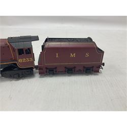 Hornby ‘00’ gauge - four steam locomotives comprising Britannia Class ‘Britannia’ 4-6-2 no.70000 in BR green; Britannia Class ‘Oliver Cromwell’ 4-6-2 no.70013 in BR green; Princess Class 4-6-2 no.6201 in LMS crimson; Coronation Class ‘Duchess of Sutherland’ 4-6-2 no.6233 in LMS crimson; one further tender (5) 