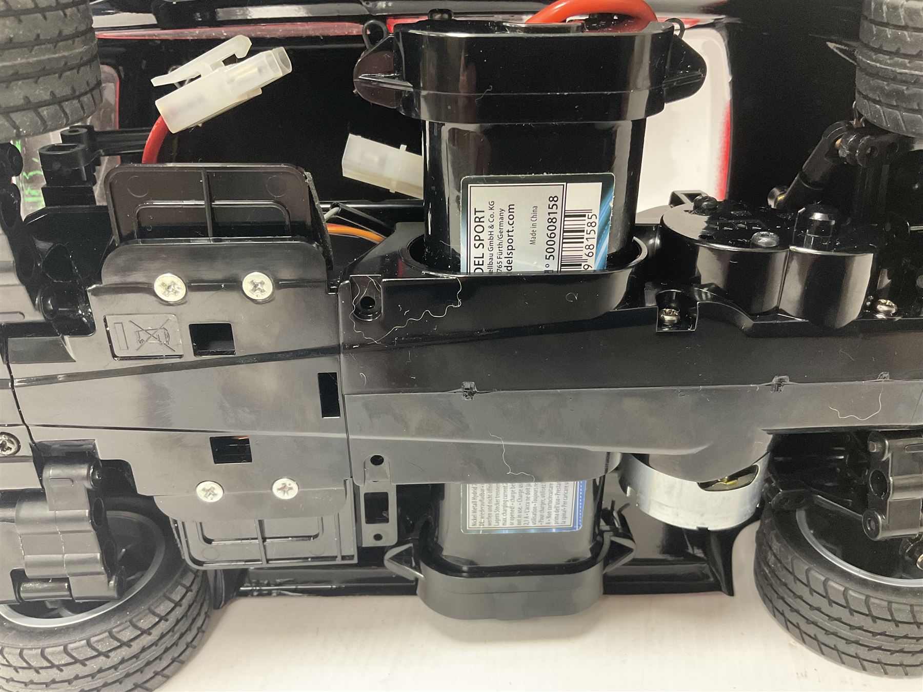 Tamiya - 1:10 scale Mini Cooper S 1964 Monte Carlo rally winning car driven by Paddy Hopkirk radio controlled car with boxed SR2S 2,4GHz radio system 