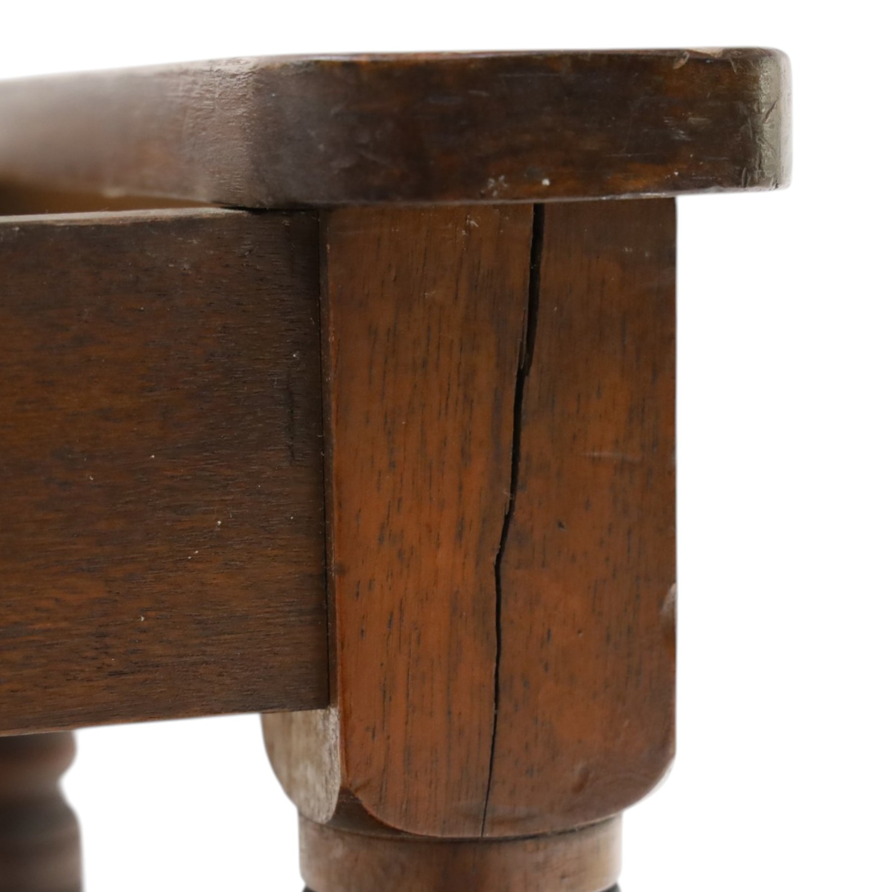 Victorian mahogany luggage stand, slatted top of rectangular form over plain frieze rails raised on ring turned supports