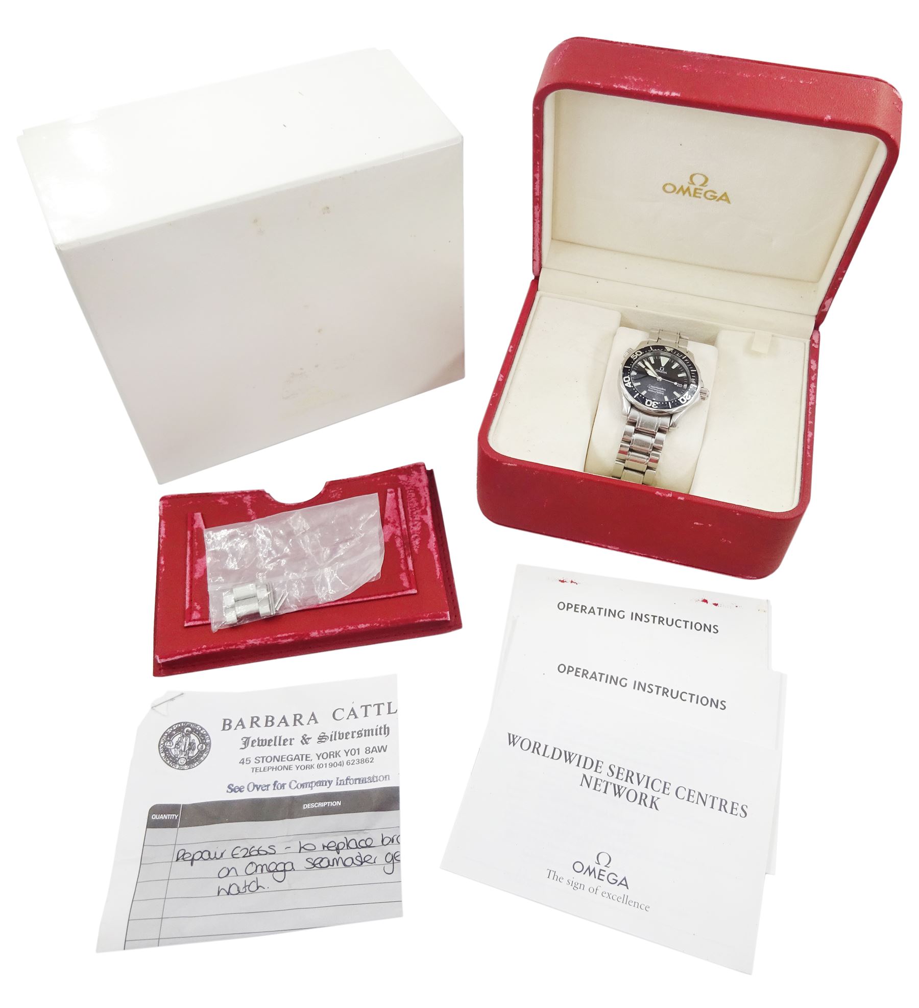 Omega Seamaster Professional 300m gentleman's stainless steel quartz wristwatch, 196.164, black wave dial, with luminous arrow markers and date aperture, on stainless steel bracelet, with Omega fold-over clasp, boxed, with additional link