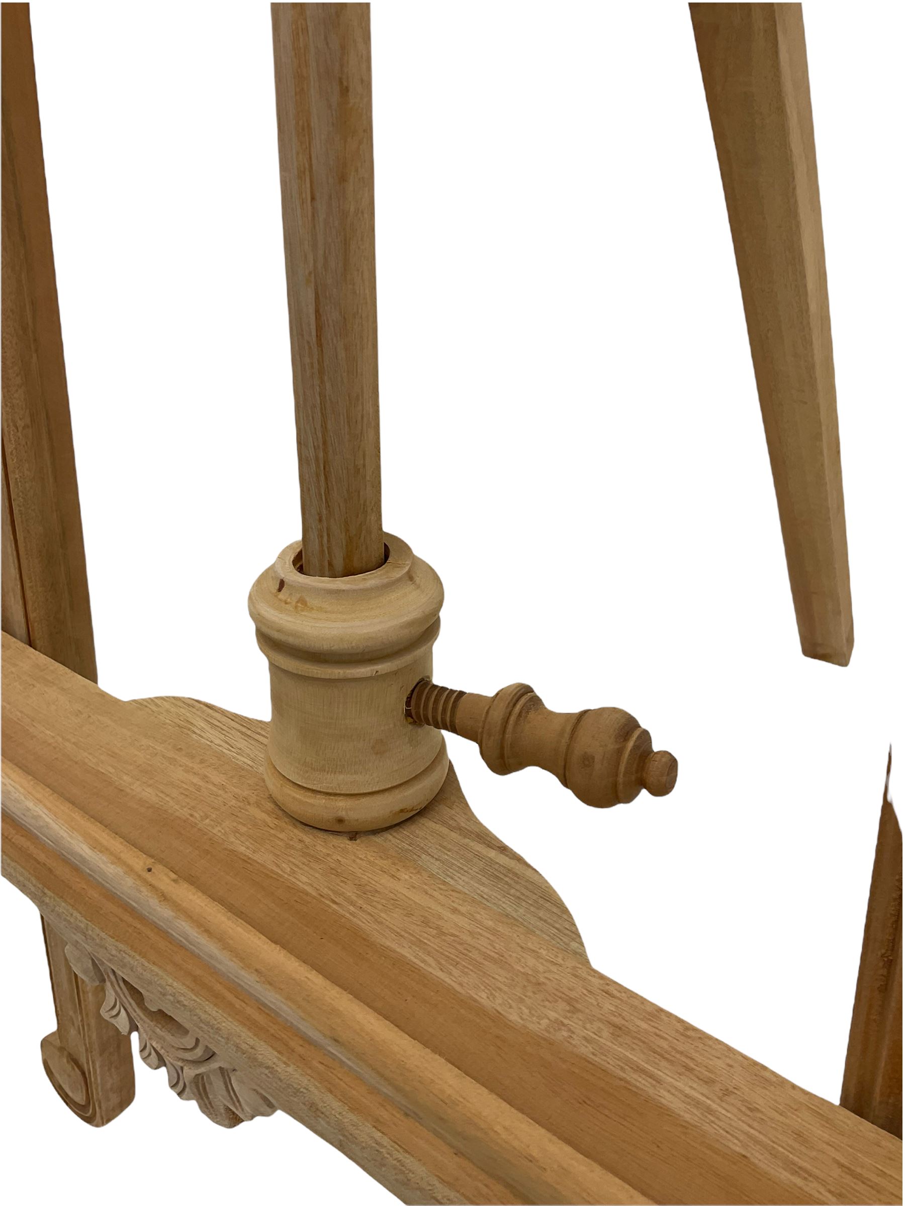 Hardwood adjustable artists easel

