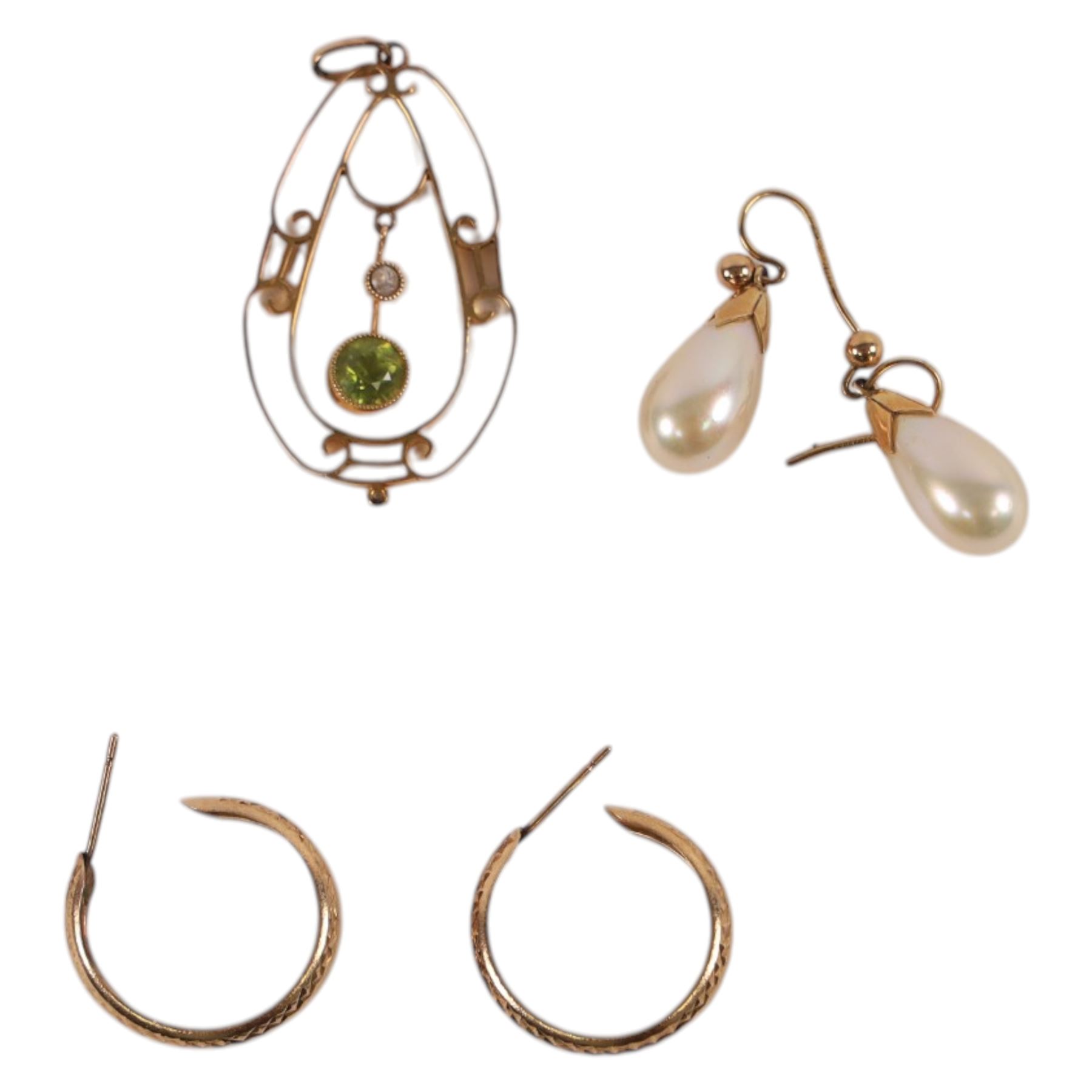 9ct gold jewellery, including pair of hoop earrings, faux pearl pendant earrings and an Edwardian stone set pendant, together with a pearl necklace with silver clasp