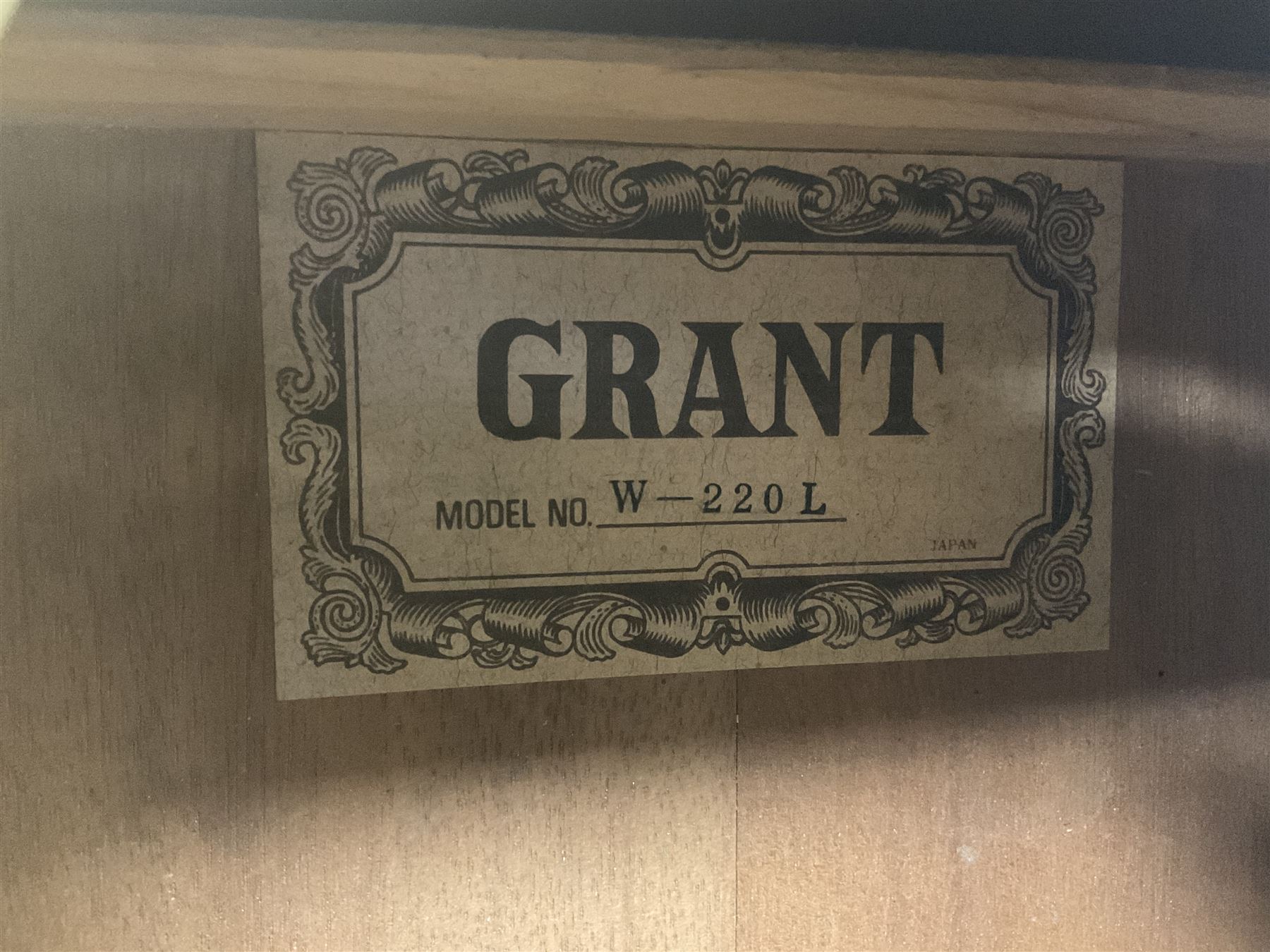 Grant Model No.W-220L twelve-string acoustic guitar with mahogany back and ribs and spruce top L109cm