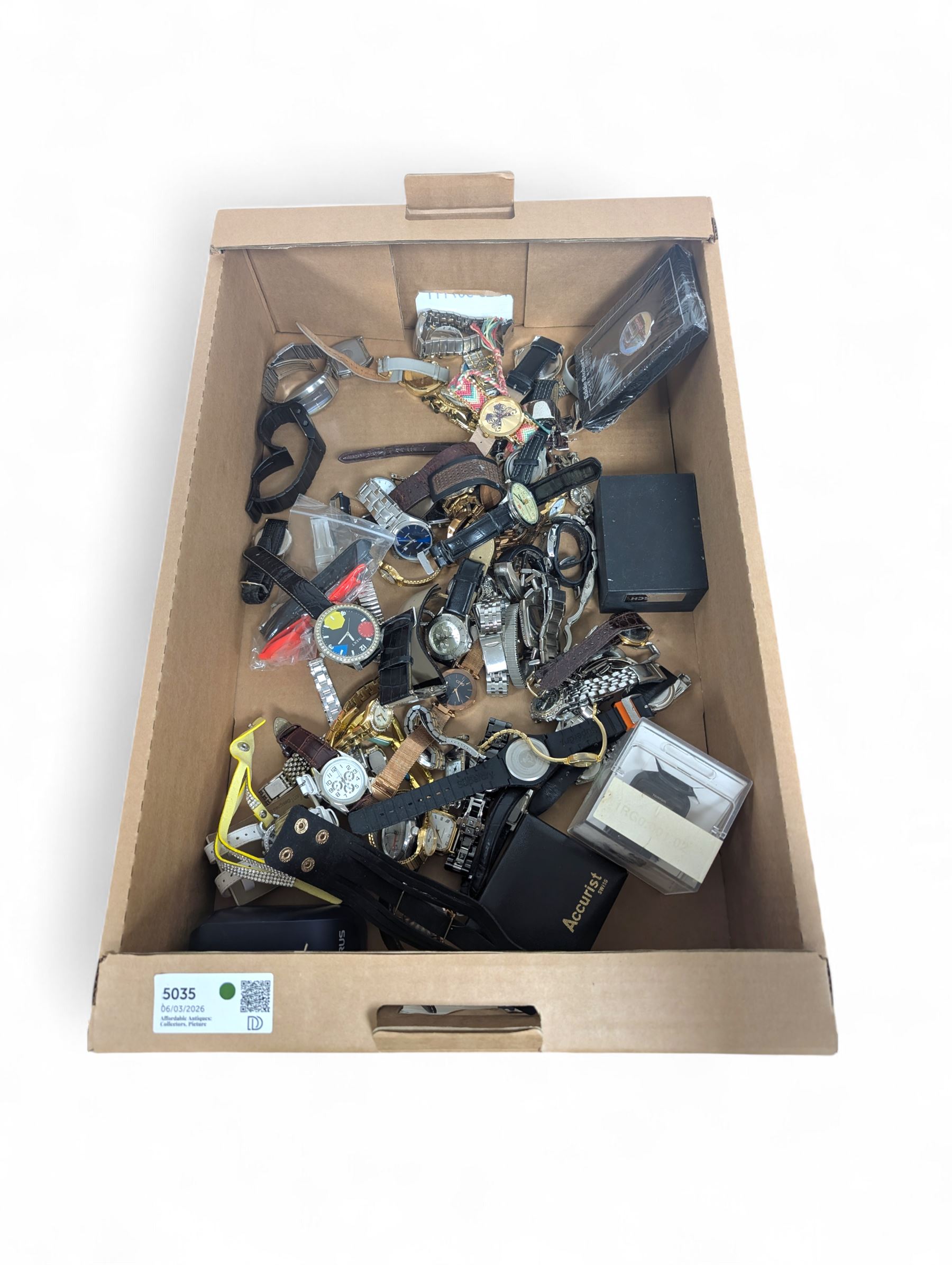 Large collection of watches, including Eddie Stobart pocket watch, Sekonda, Fossil, Timex etc