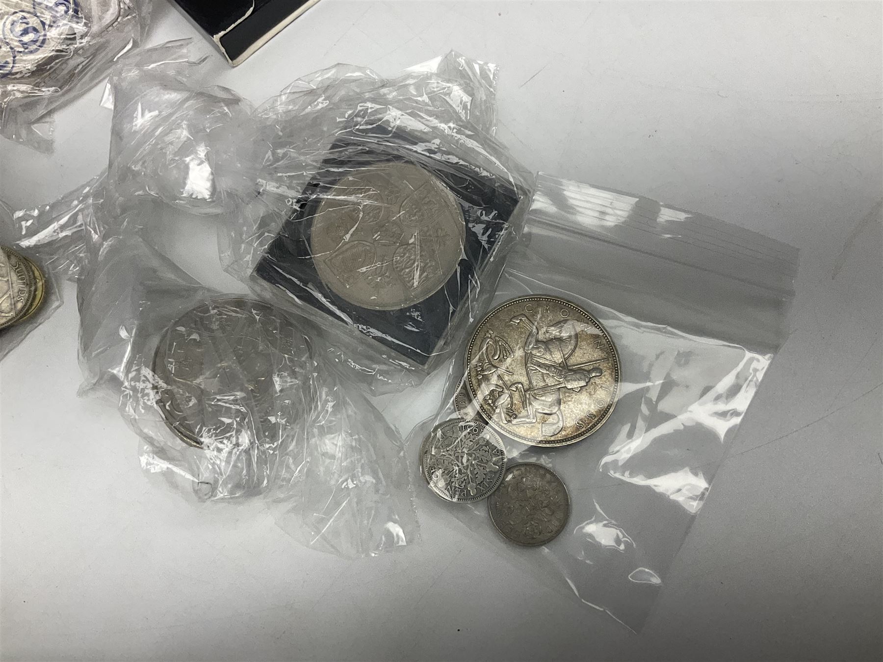 King George V 1935 crown coin, King George VI 1951 Festival of Britain crown in maroon box, various pre decimal coins, Ireland 1928 florin, Queen Elizabeth II UK 2007 five pound coin, two 'The Farmers Bank of China' five yuan notes etc