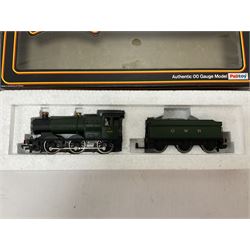 Mainline Railways ‘00’ gauge - five model steam locomotive and tenders comprising ref.37058 0-6-0 2251 Class Collett no.3205 in GWR green; ref.37062 4-6-0 Jubilee Class 6P no.45691 in BR green; ref.37079 4-6-0 Manor Class no.7812 in BR black; ref.54157 2301 Class (Deans Goods) 0-6-0 no.2538 in BR black; ref.937515 Class 2P 4-4-0 no.40568 in BR black; all in original boxes (5) 