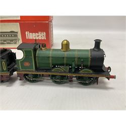‘00’ gauge - two kit built locomotive and tenders comprising SR Wainwright Class C 4-4-0 no.115 finished in SE&CR green; SR Wainwright Class D 4-4-0 no.31750 finished in BR black; both with Wills Finecast boxes (2) 
