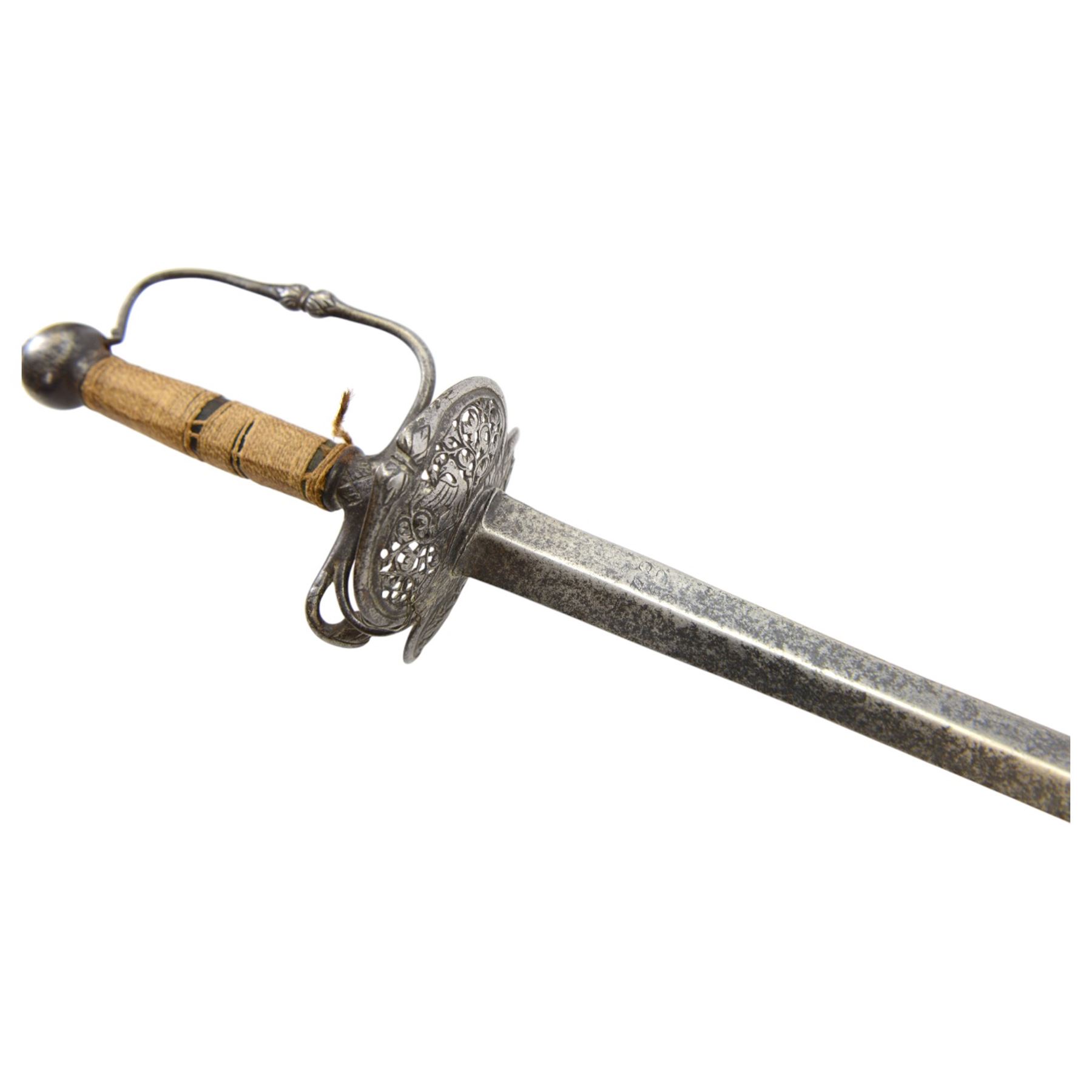 Spanish rapier, with 87cm double edge blade, with priced guard and simple knuckle bow hilt, overall L102cm