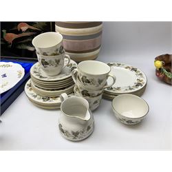 Royal Doulton Larchmont pattern part tea service, including tea cups and saucers, dessert plate, side plates, and milk jugs, together with Hornsea Fleur pattern plates, Minton Haddon hall pattern planter, etc, 