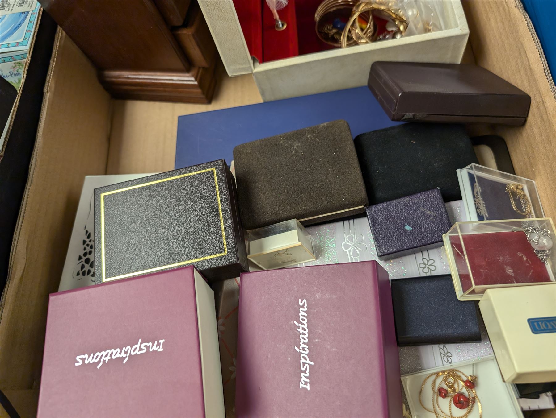 Collection of costume jewellery, including pendants, rings, etc and a quantity of wristwatches, some boxed