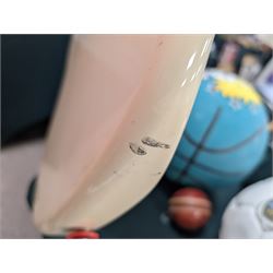 Fender jazz bass guitar, serial no. MZ7182451 made in Mexico c.2007, with cream body, white scratch plate, maple neck, guitar L120cm