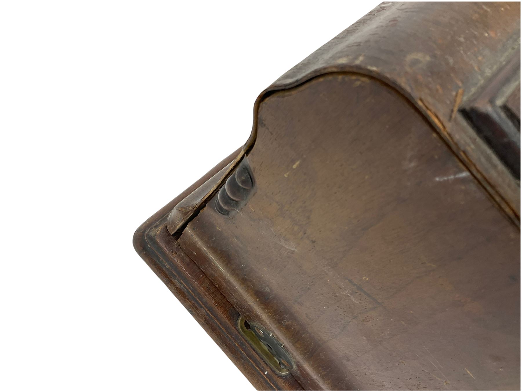 Singer treadle sewing machine and table top sewing machine (2)