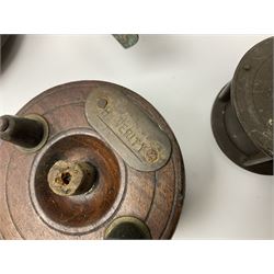 Six early 20th century fishing reels, to include wooden and brass examples, together with a leather powder flask, 1913 Christmas tin, Morgan dollar, Queen Victoria double florin and a collection of other coins, etc 