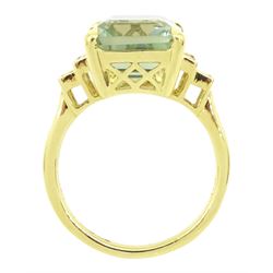 18ct gold green amethyst and diamond ring, single stone octagonal cut green amethyst ring, flanked by three baguette cut diamond either side, hallmarked, amethyst approx 6.10 carat, total diamond weight approx 0.25 carat