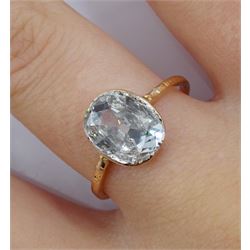 Early 20th century rose gold single stone unusual oval cut diamond ring, diamond approx 10mm x 7.6mm x depth 3mm (approx 1.10 carat)
