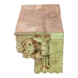 Antique carved wooden capital, with residual green paint, H21cm, L36cm 