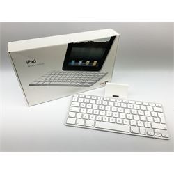 Apple iPad keyboard dock 