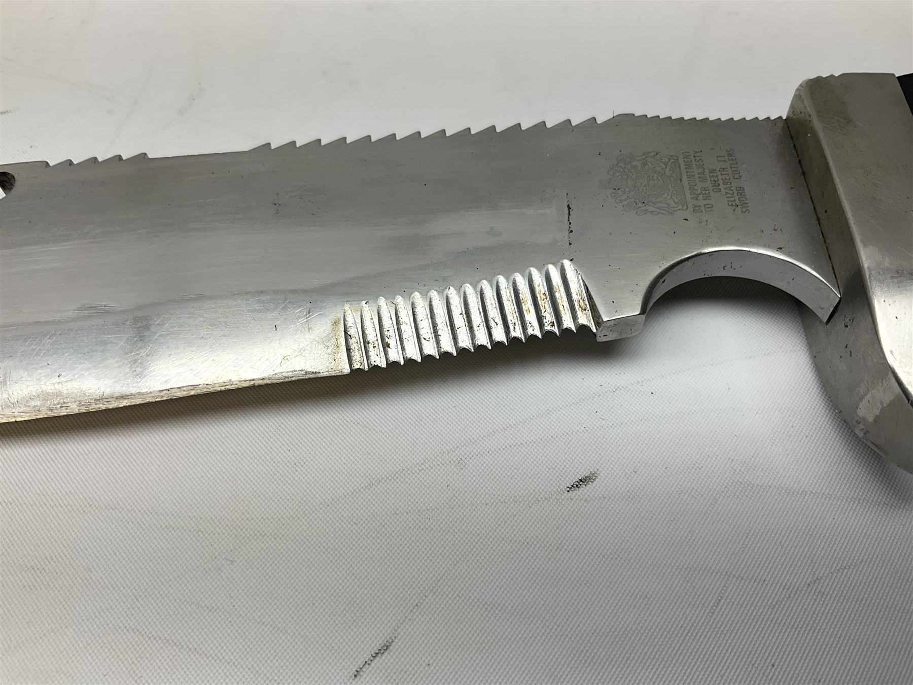 Wilkinson Sword Ray Mears type survival knife with 18cm steel saw-back blade and hard plastic sheath L35cm overall
