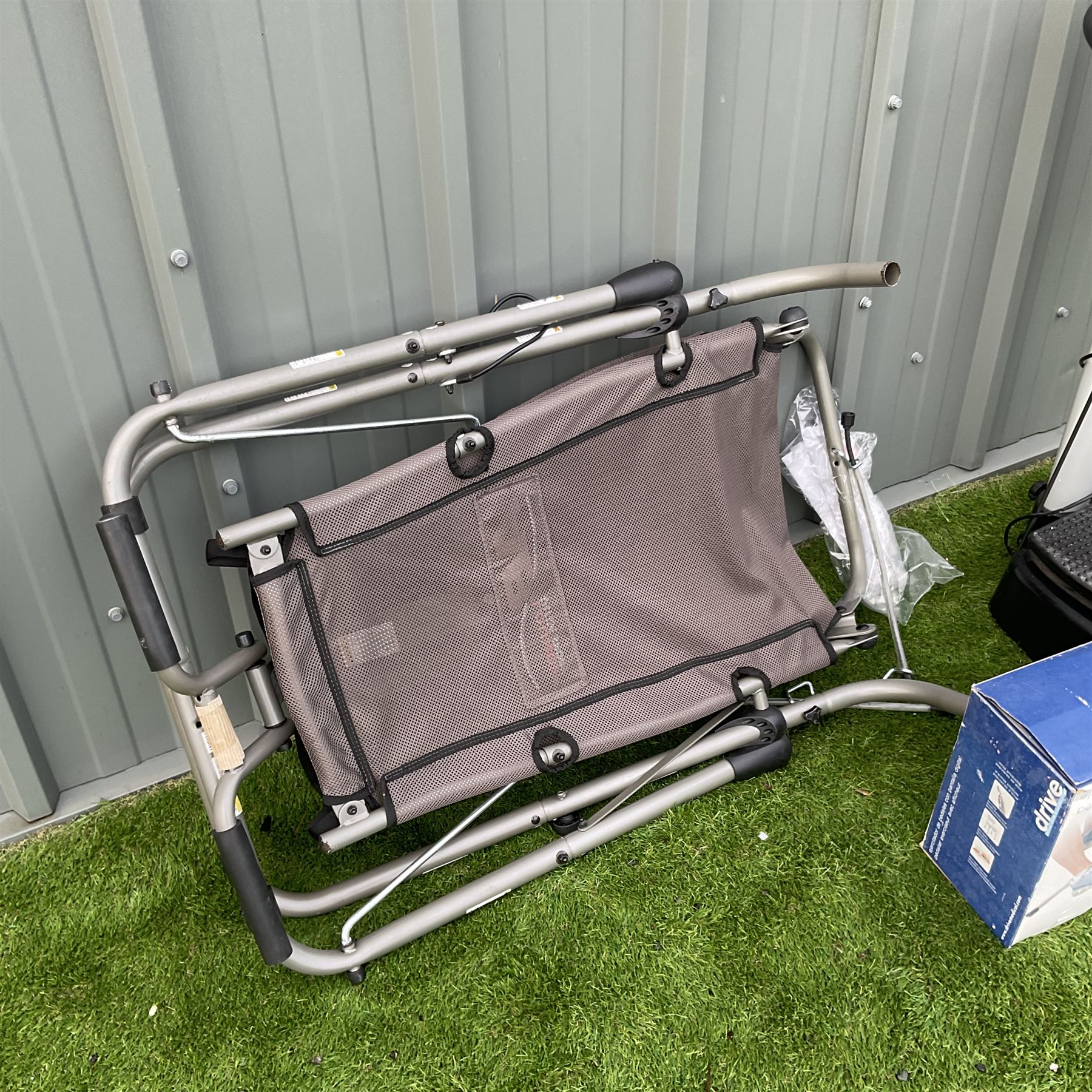 Various home exercise machines, vibrating machine, leg master and other - THIS LOT IS TO BE COLLECTED BY APPOINTMENT FROM DUGGLEBY STORAGE, GREAT HILL, EASTFIELD, SCARBOROUGH, YO11 3TX