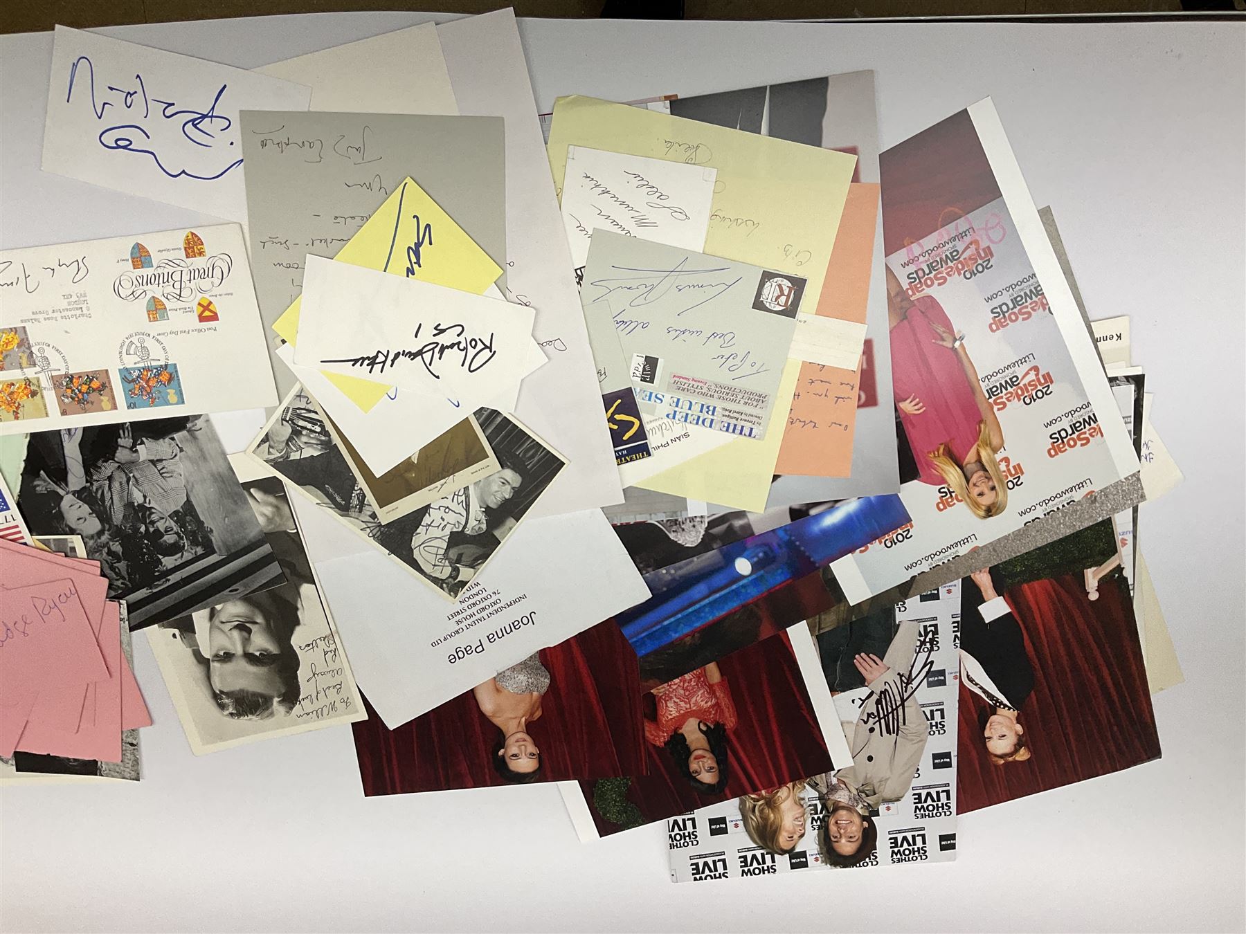 Collection of  autographs, mostly entertainment personalities, including Stephen Fry signed headshot, Billie Piper signed headshot, Red Skelton, Farley Granger, Gerald du Maurier, John Gielgud, Gareth Hunt, Bernard Bresslaw, Mae Clarke, George Formby, George Arliss, Diana Manners, Matheson Lang, Frank Lawton, Evelyn Laye, Ronnie Corbett, Twiggy, Margaret Lockwood, Paul Newman, Leslie Howard, Tony Curtis, Jason Isaacs, Danny Glover, Dick Van Dyke, Robert Donat, Ruth Madoc, Simon Cadell, Spike Milligan etc, approximately 270 in total 