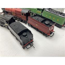 Hornby '00' gauge - Class A4 4-6-2 locomotive 'Silver Fox' No.2512 in LNER silver; Class 4073 'Castle' 4-6-0 locomotive 'Hogwarts Castle' No.5972 in BR red; 4-4-0 locomotive re-numbered 4507 in BR black; and Class 3F 'Jinty' 0-6-0 tank locomotive No.16440 in LMS maroon; together with a Class A4 4-6-2 locomotive 'Golden Fleece' No.4495, marked L11 under cab roof, with associated tender; all unboxed (5)