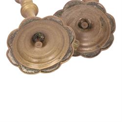 Pair of Edwardian English brass candlesticks with knop stem with petal base, H22cm