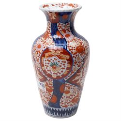 Large Japanese Imari vase, H38cm