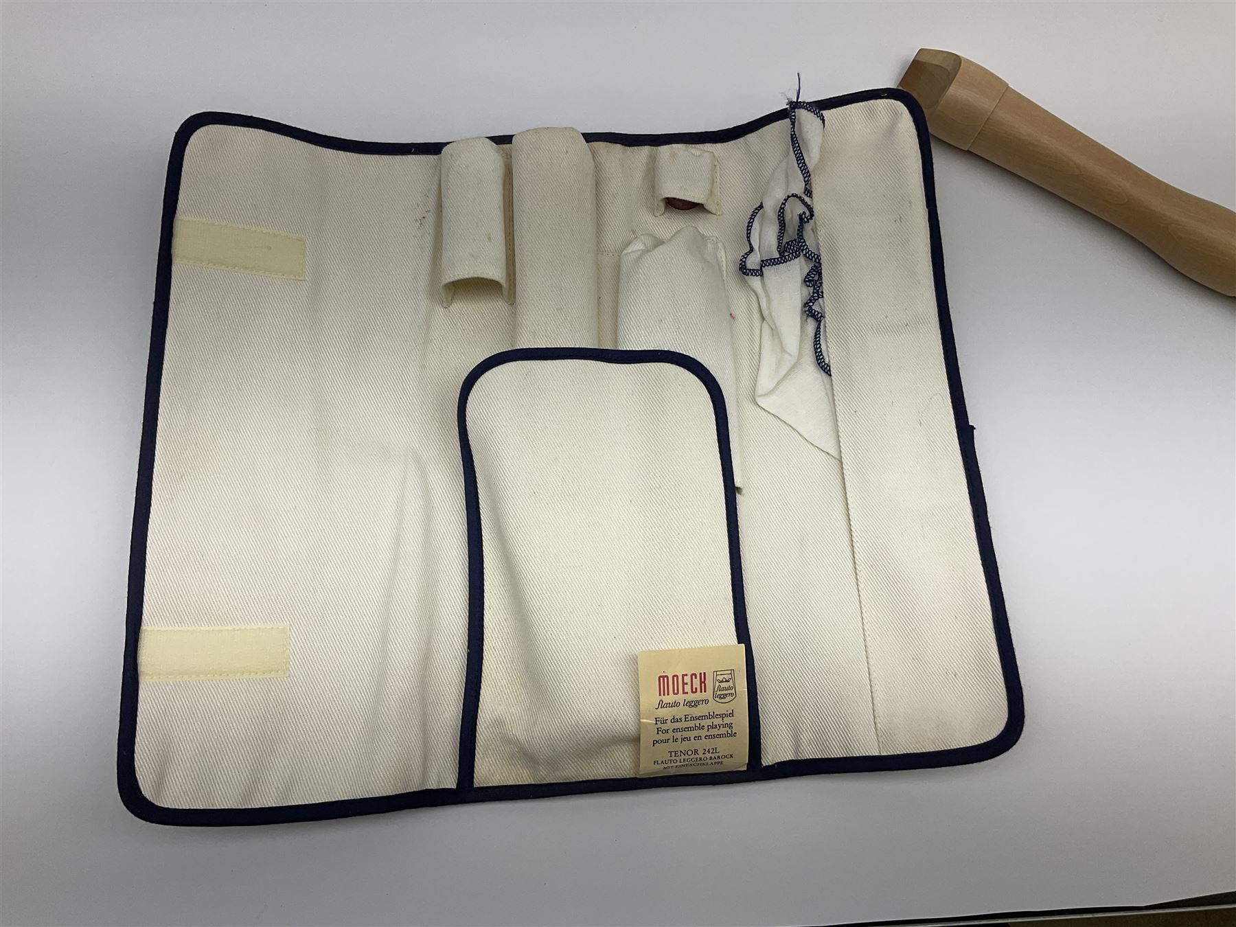 Moeck Flauto Leggero Barock Tenor 242L three-piece maple recorder, in carrying pouch