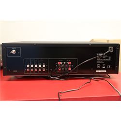 Yamaha - R-S202/R-S202D, natural sound stereo receiver, DAB+ and Bluetooth functionality, Treble and Bass controls, with remote