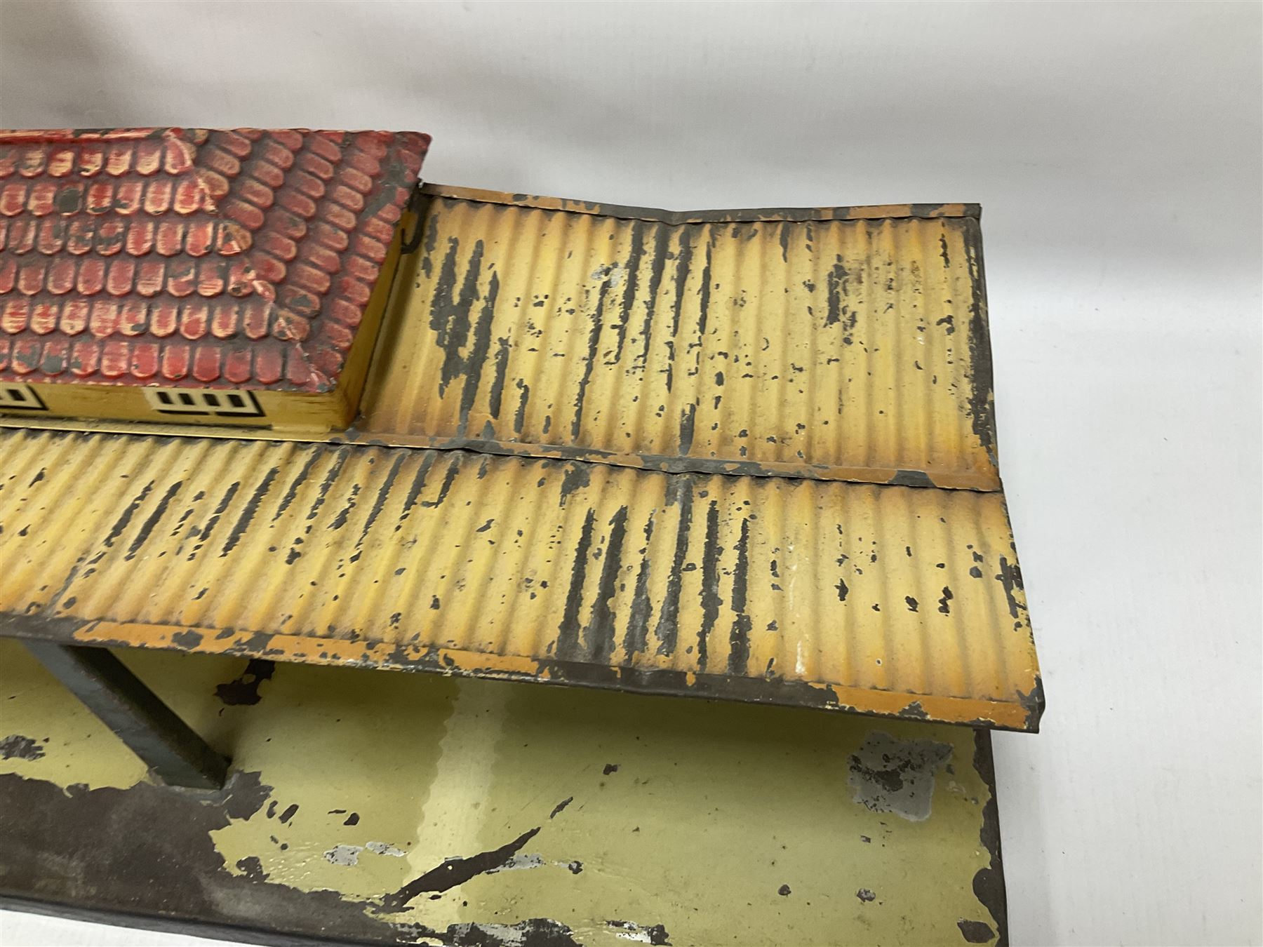 Märklin/Bing - c1930s tin-plate railway station in the style of a WW2 German station for ‘0’ gauge 