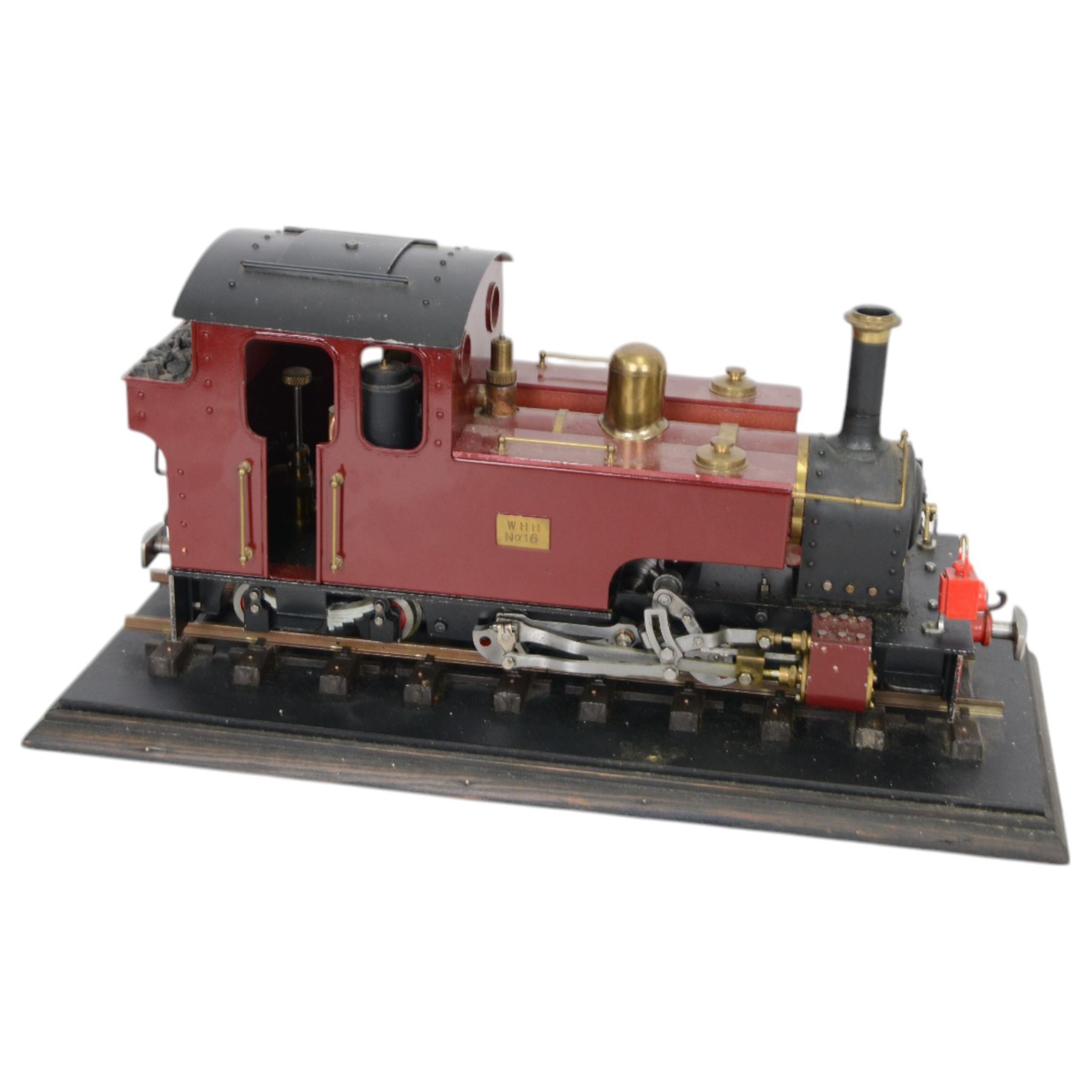 Roundhouse Gauge 1 live steam 0-6-4 tank locomotive, with two serial numbers Roundhouse 080905C and Roundhouse 140605, in maroon livery 