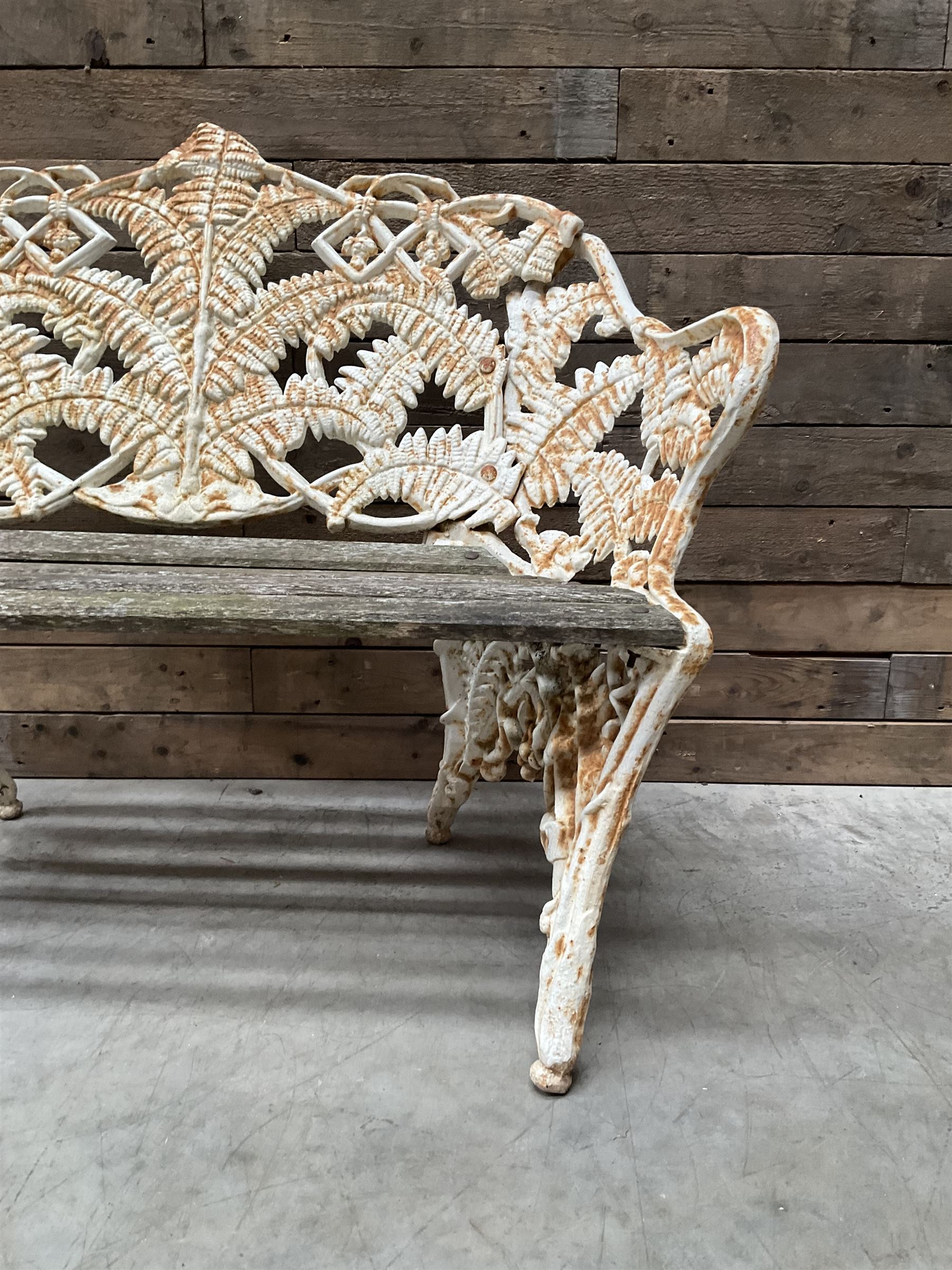 19th century cast iron Coalbrookdale design garden bench, elaborate fern leaf motif, slatted timber seat 