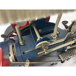 Wilesco steam roller traction engine, boxed