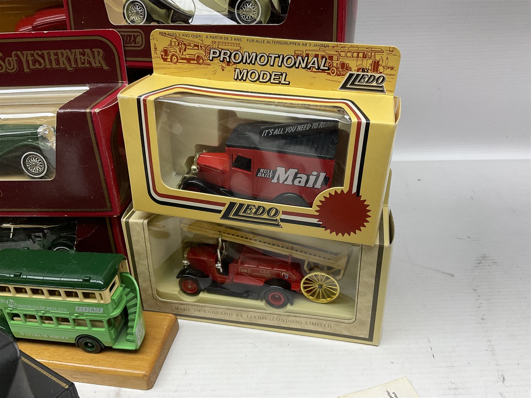 Four Franklin Mint 1:24 scale model cars, to include 1940 Duesenberg, 1912 Packard Victoria, 1935 Duesenberg and 1911 Rolls Royce, together with other diecast vehicles including Matchbox Models of Yesteryear, Lledo etc
