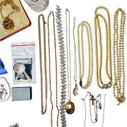9ct gold brooch, simulated pearl necklace with a 9ct gold clasp, silver brooch, costume jewellery, and silver topped jar