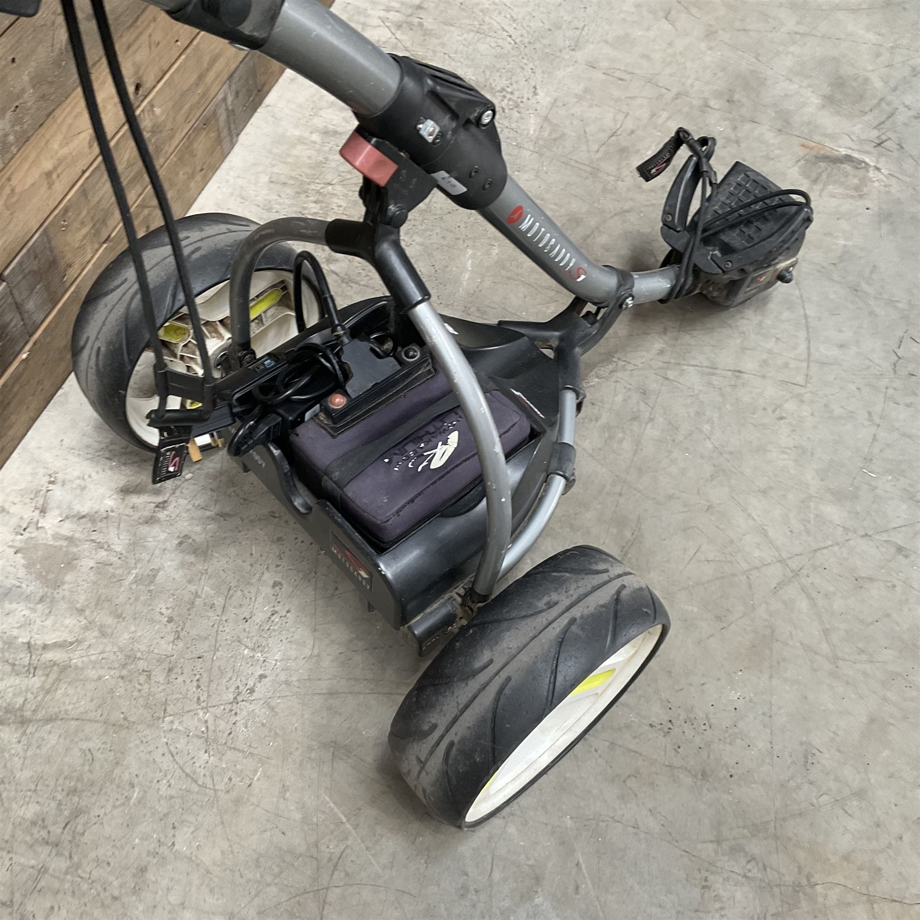 Motocaddy S1 Digital electric golf trolley 