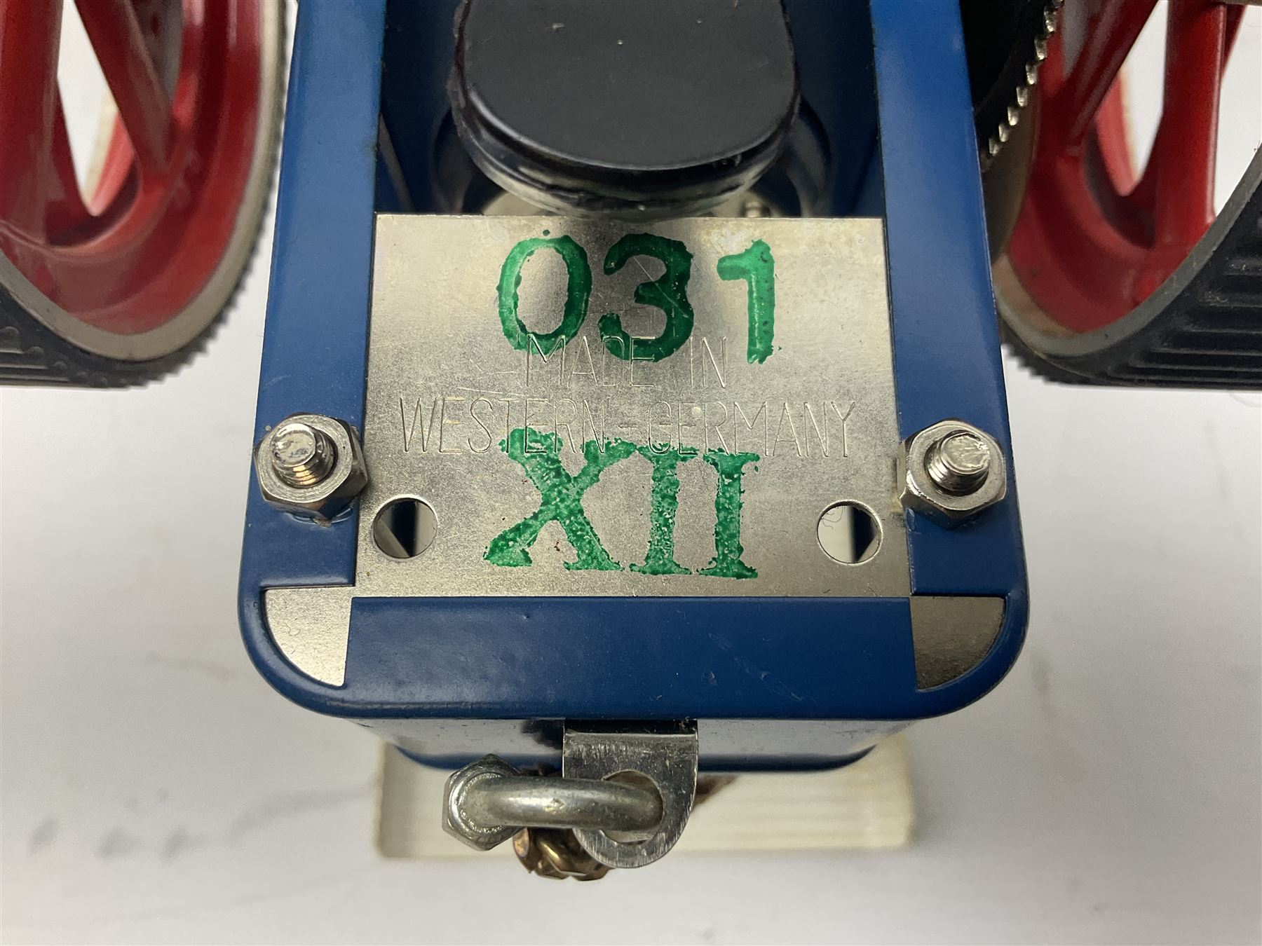 Wilesco steam roller traction engine, boxed